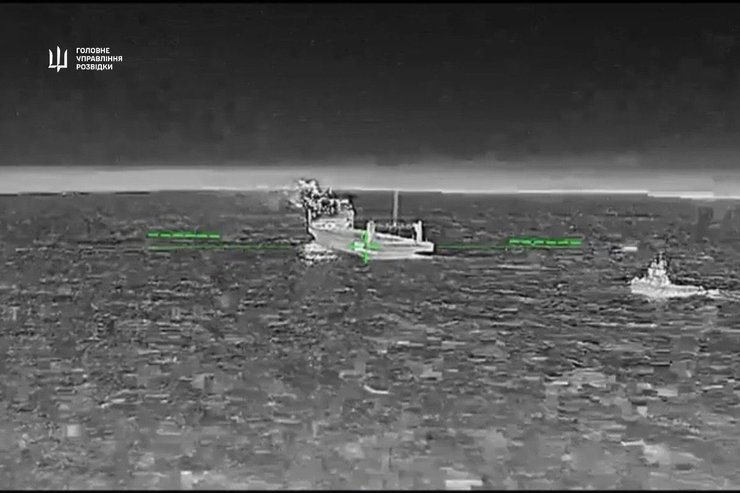 ГУР атакував пороми "Славянин" та "Авангард" у Керченській протоці 5