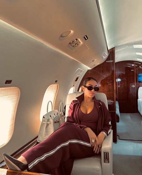 Кріштіану Роналду терміново вивозить свій літак із Саудівської Аравії через небезпеку обстрілів 6