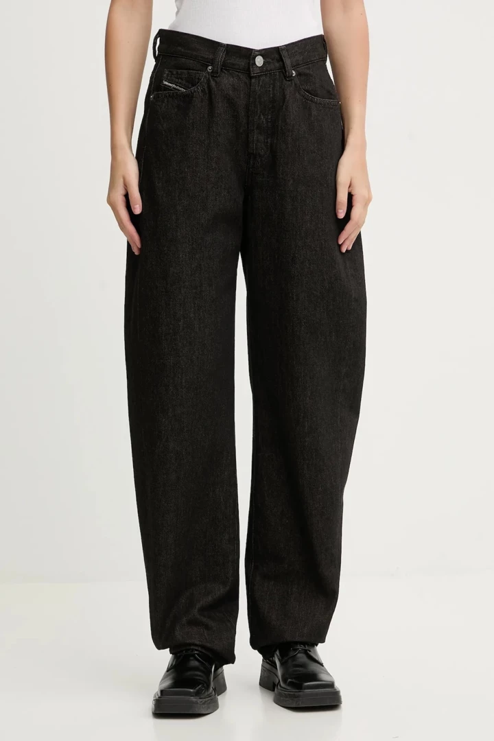 Розкрий сезон: обирай найактуальніші джинси, що стають новою класикою19