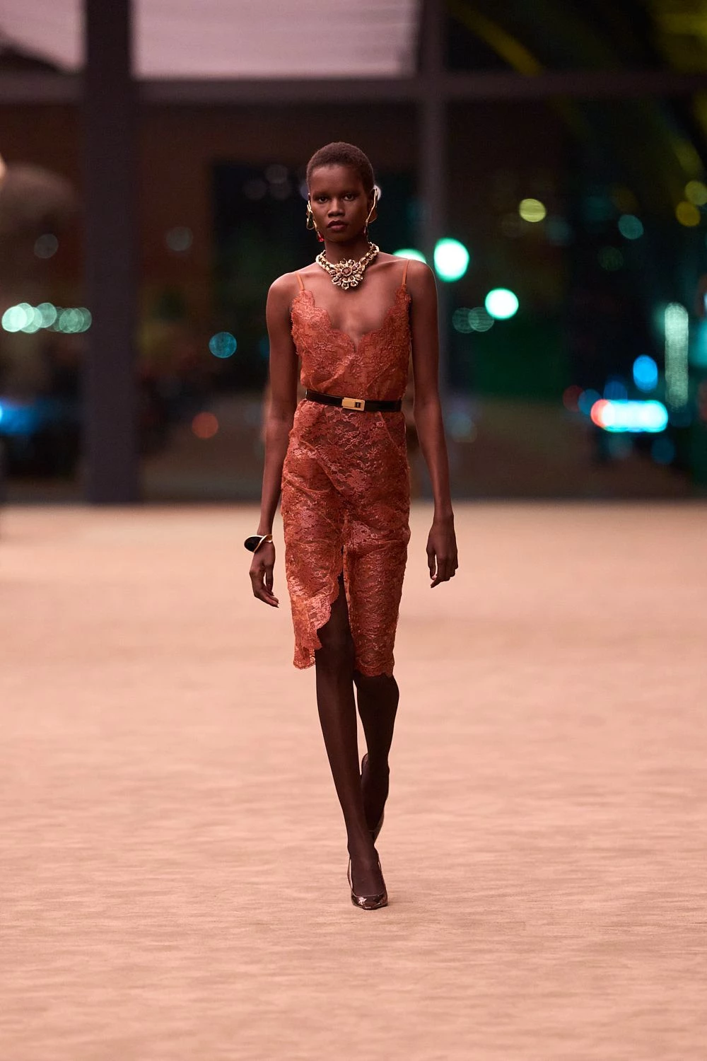 Saint Laurent розкриває сексуальність і строгість у колекції осінь-зима 2026/20273