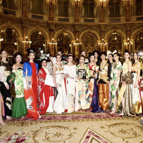 Паризькі модні дні: дизайнери світу запалюють у серці Парижа