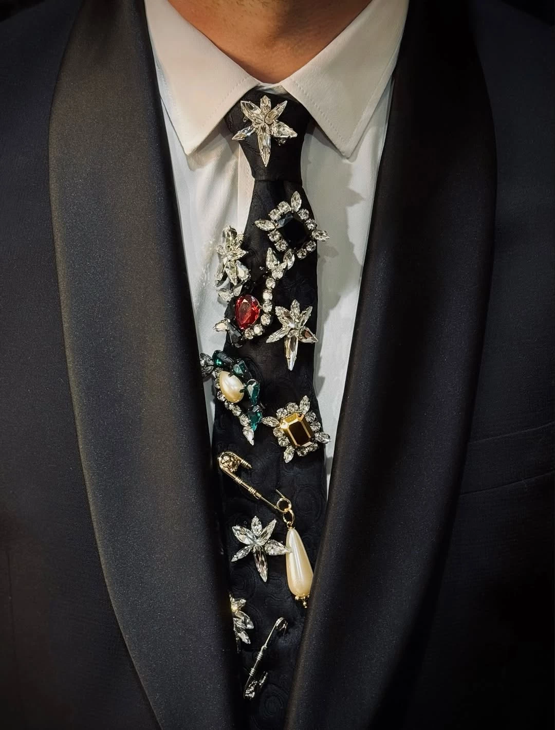 Instagram @houseofemmanuele Instagram @houseofemmanuele2