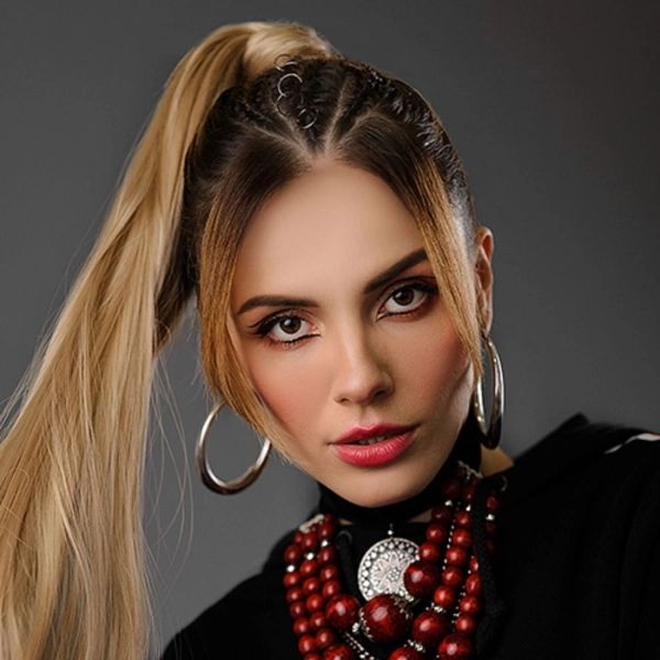 MamaRika з сином у пастці в ОАЕ: хвороба та перешкоди для повернення додому