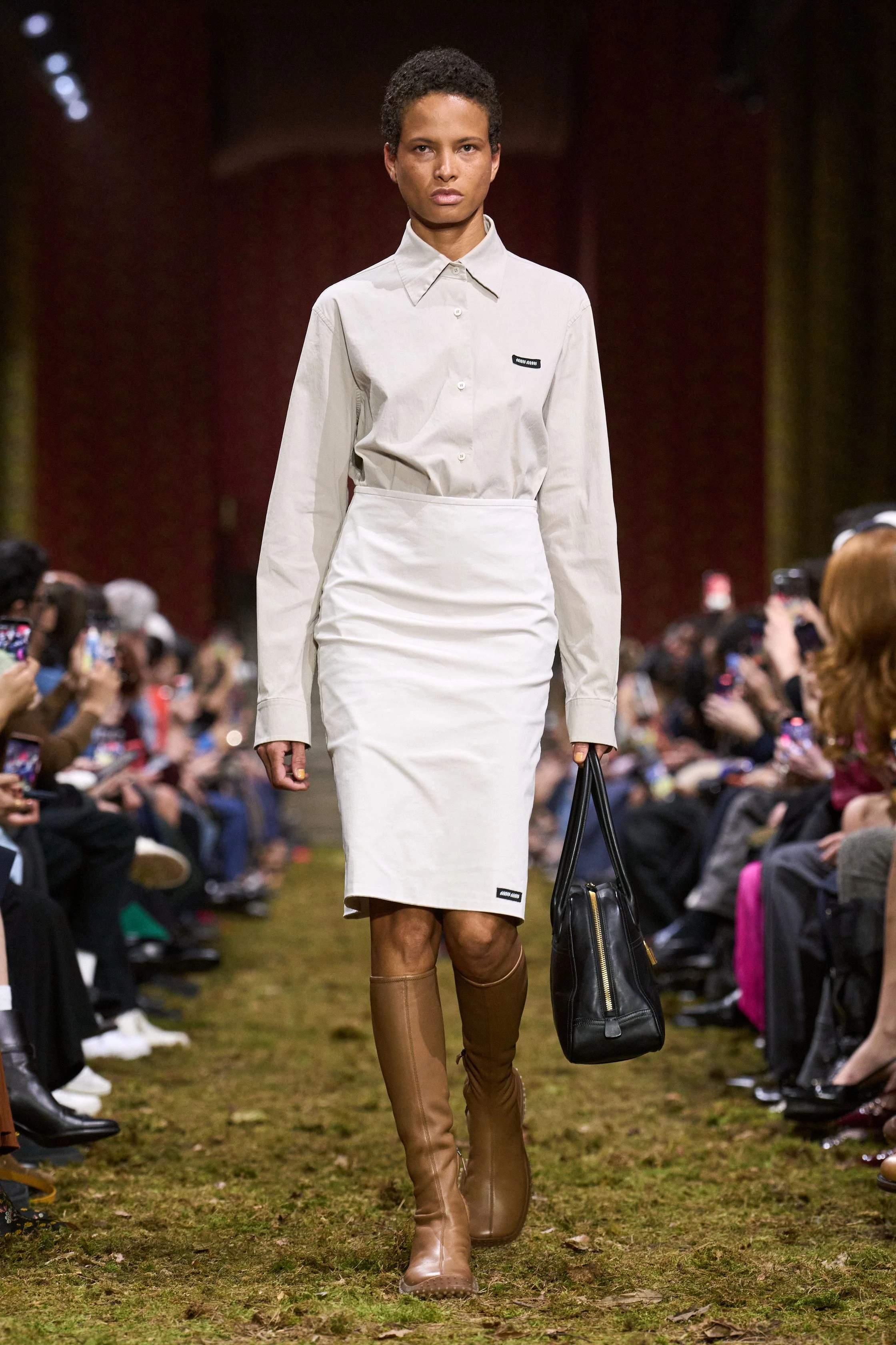 Miu Miu 2026/2027: Міучча Прада розкриває філософію мінімалізму у новій колекції6