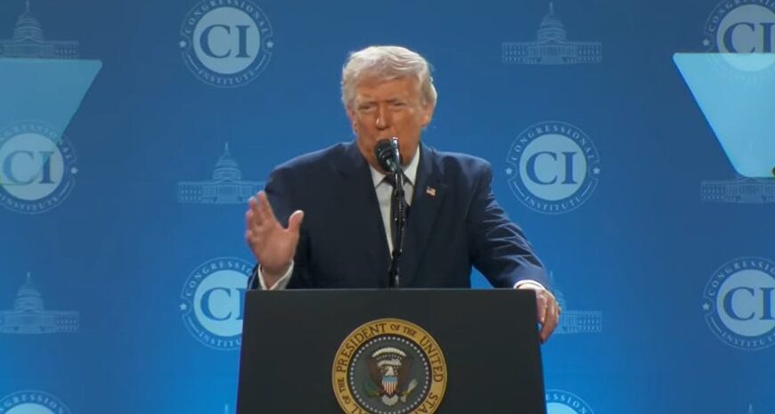 Іран відступає: Трамп послаблює санкції, поки Тегеран планує удар по США