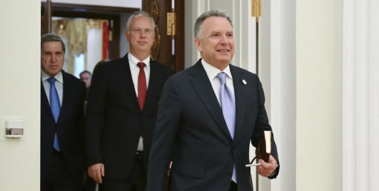США шукають посла у РФ: Віткофф блокує призначення через розбіжності з Кремлем 26 США шукають посла у РФ: Віткофф блокує призначення через розбіжності з Кремлем 20