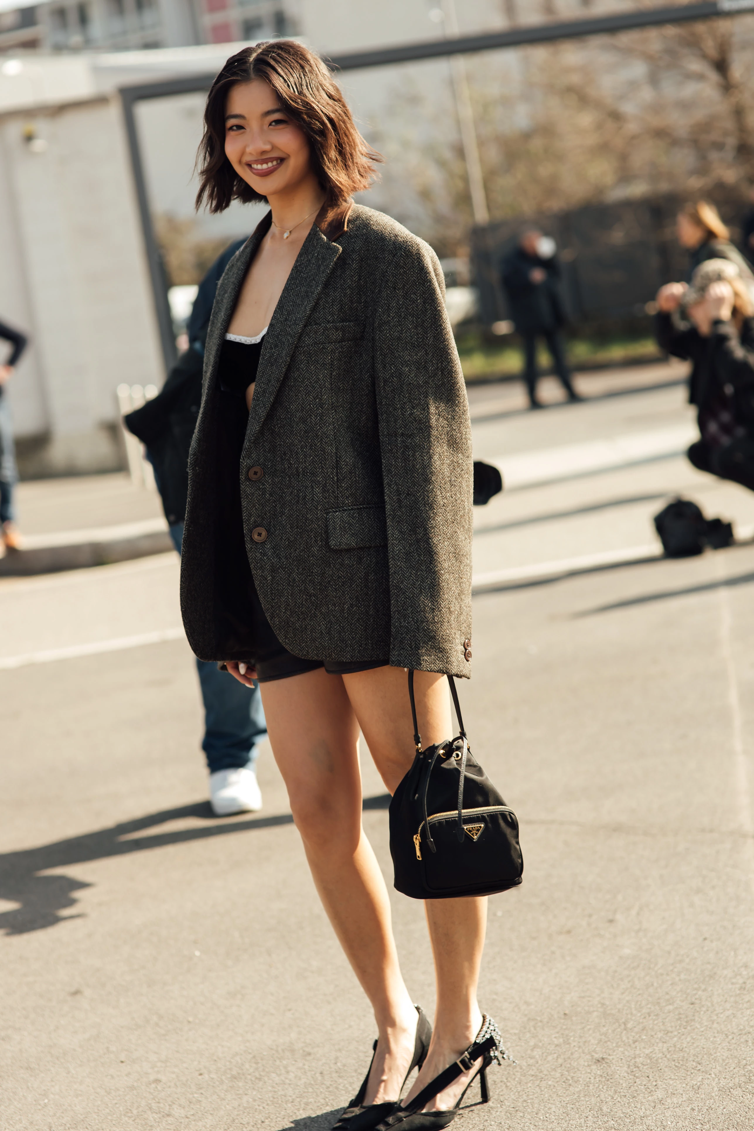 Сірий жакет: Сміливий вибір замість звичного чорного блейзера4