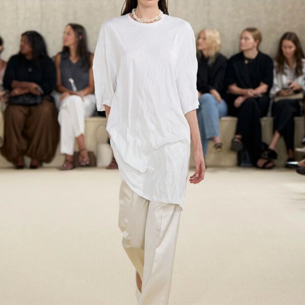 Балетки та прямі штани: 5 стильних образів для тренду 2026&hellip;