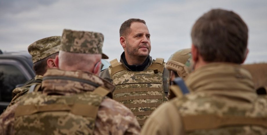 Єрмак відвідав зону бойових дій: не для бою, а для чогось важливішого (фото)