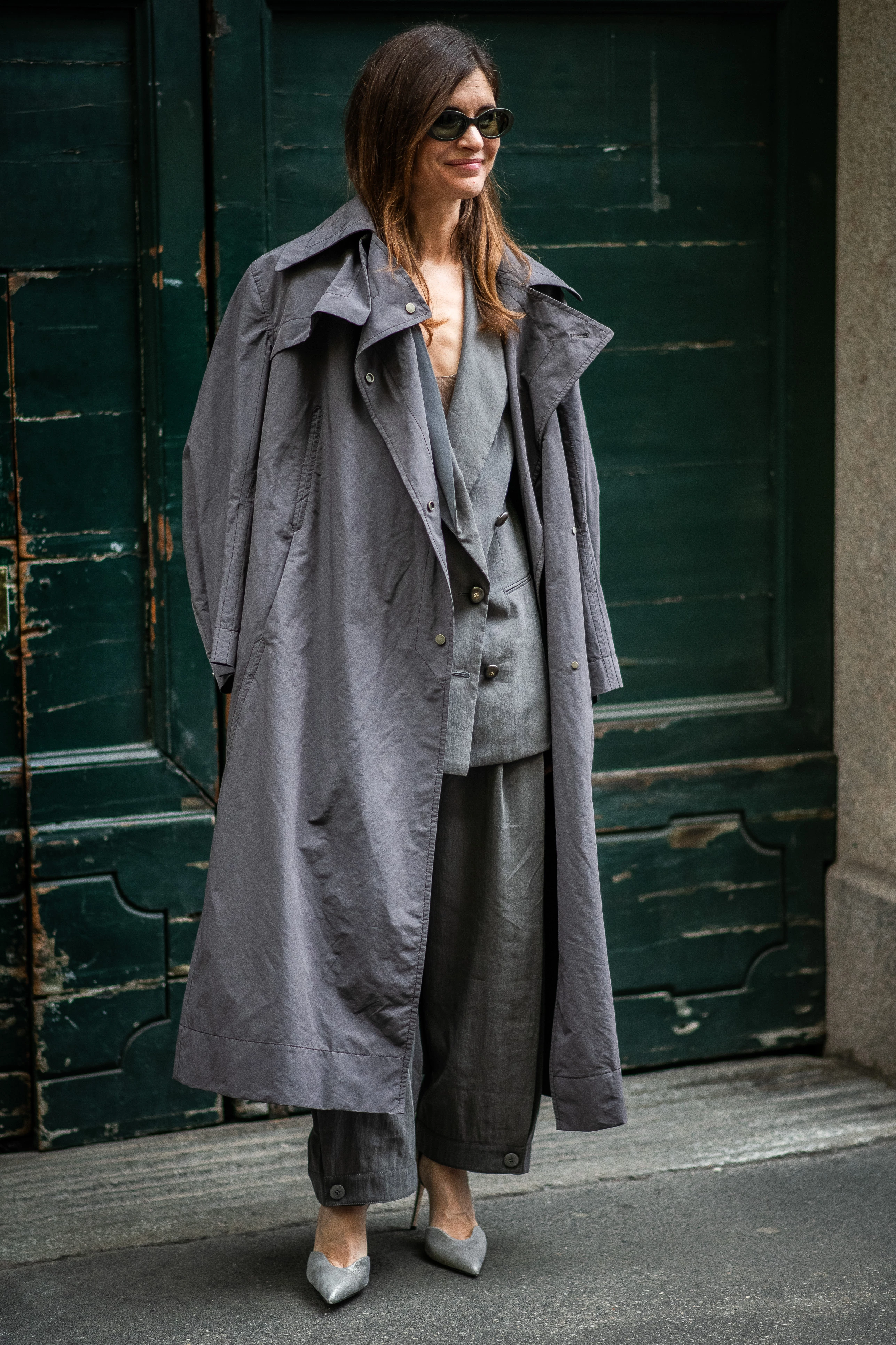 Сірий жакет: Сміливий вибір замість звичного чорного блейзера14