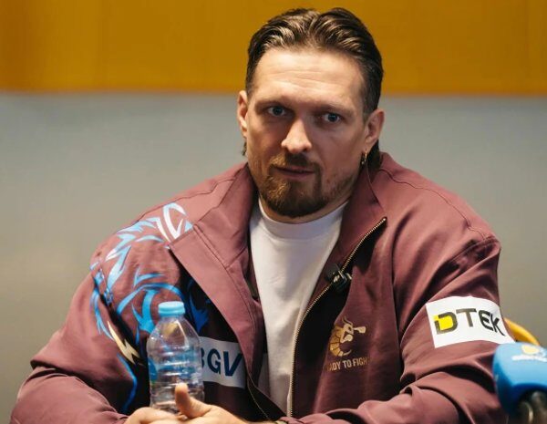 Головна 69 Усик провів зустріч з ветеранами-енергетиками ДТЕК перед боєм у Каїрі