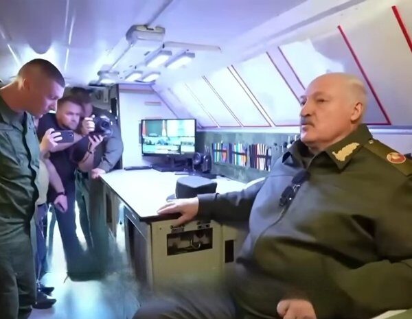 Головна 82 Білорусь: Росія змушує Лукашенка готувати війська до вторгнення — що…