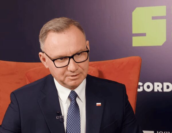 Головна 60 Зеленський стояв на смерть: Дуда розкрив деталі перших годин повномасштабного…
