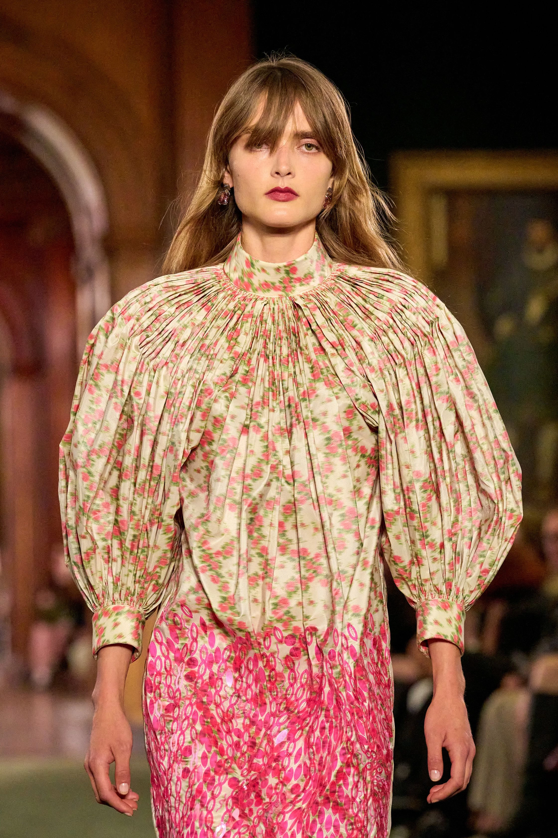 Louis Vuitton Cruise 2027: найяскравіші тренди нової колекції 17 Louis Vuitton Cruise 2027: найяскравіші тренди нової колекції7