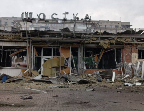 Головна 73 Знищено вокзал у Шостці: дронова атака росіян змінила вигляд міста