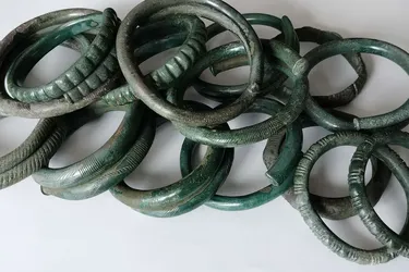 Головна 134 Археологи знайшли 2500-річні браслети в Польщі: подробиці знахідки