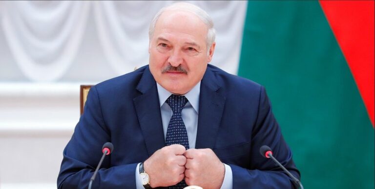 Лукашенку краще мовчати, щоб дожити до пенсії: в ОП відреагували на білоруські погрози 15
