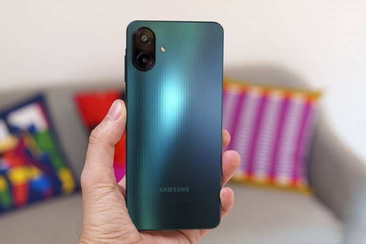 Samsung випустив топ-5 смартфонів 2026 року: знайдіть свій ідеальний гаджет 8