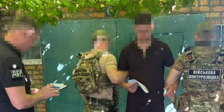 Зрадник у ворожому полоні: бійця підозрюють у шпигунстві на користь РФ 15