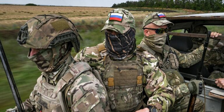 Російські війська штурмують нові рубежі: деталі просування під Харковом 6 Російські війська штурмують нові рубежі: деталі просування під Харковом 6