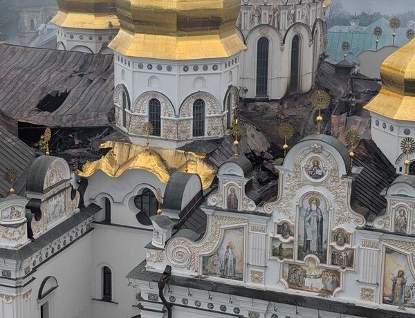 Головна 96 Збитки Лаври: Як захистити давні фрески та іконостас від руйнування