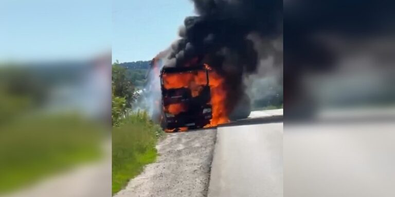 Харківщина під обстрілом: Росія влучила в автомобіль м'ясокомбінату – ексклюзивне відео 10 Харківщина під обстрілом: Росія влучила в автомобіль м'ясокомбінату – ексклюзивне відео 10