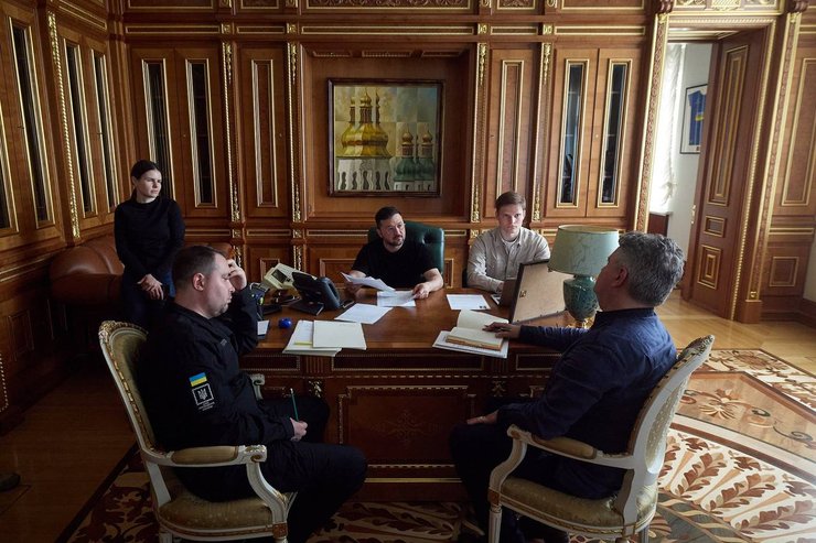 Трамп і Зеленський телефонують: обговорюють шляхи до перемовин 4 Трамп і Зеленський телефонують: обговорюють шляхи до перемовин 4