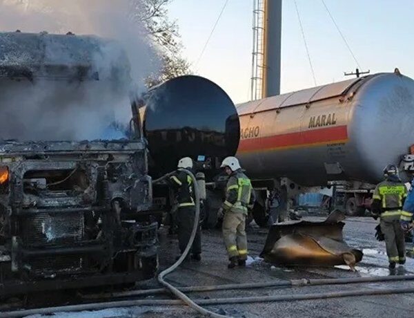 Головна 84 Крим: Бронетранспортери охороняють бензовози в умовах паливної кризи — відео