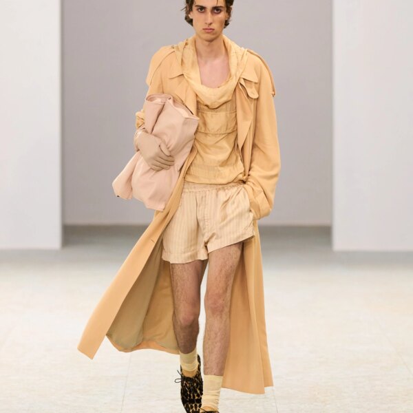 Dries Van Noten вражає: шовк, прозорість та балетки у чоловічій&hellip;