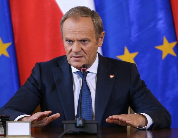 Туск закликає Київ: “Вирішіть минуле, щоб уникнути майбутніх криз”