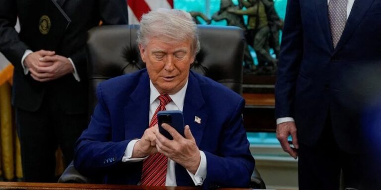 Смартфон Трампа: Знайдено Китайське "Золоте" Походження, Американський Міф Розвінчано 12