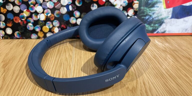 Sony випустила бюджетні навушники: дізнайтеся, яка модель отримала знижку цього року 39