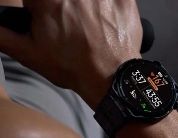 Стильний AMOLED-годинник з GPS: доступна новинка кине виклик Apple Watch