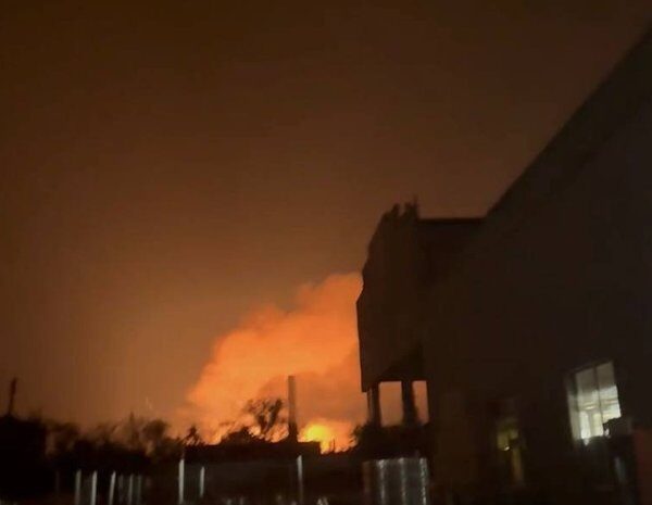 Дрони завдали ударів по Донеччині та Луганщині: нафтобазу в Луганську&hellip;