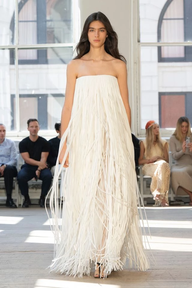 GoRunway.com 10