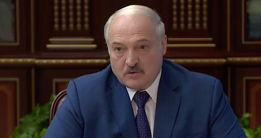 Головна 55 Напад на автобус у Брянській області — Лукашенко назвав цю атаку відкритим…