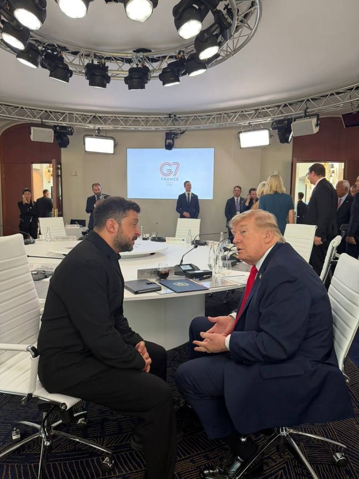 Трамп несподівано перехопив ініціативу: ексклюзивні кадри зустрічі з Зеленським на саміті G7-2026 5
