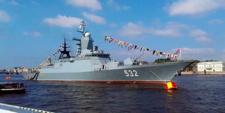 Українські дрони завдали удару по російському корвету «Бойкий»: деталі від «Мадяра» 1