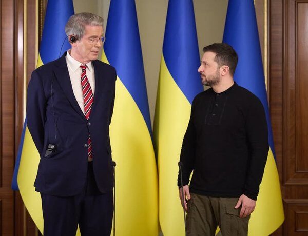 Бессент радив Трампу не пускати Зеленського до Білого дому, називаючи&hellip;