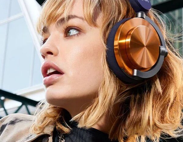 Головна 70 AirPods, Sony, Dyson, Bose: обираємо найкращі навушники літа 2026 року…