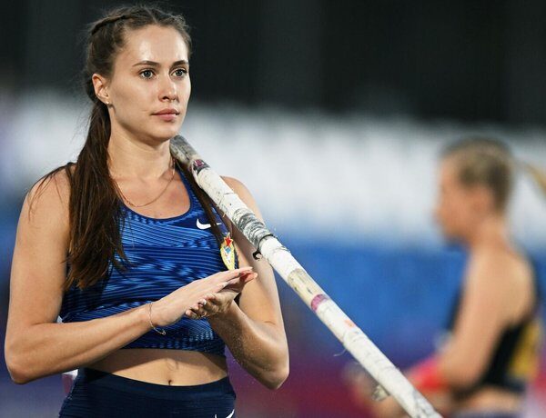 Головна 81 Російська чемпіонка бідкається: світ не визнає її “рекорд”, а вона…