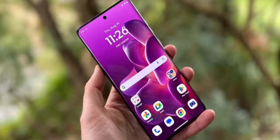 ТОП-3 смартфони до 10 000 гривень: Poco, Realme та Motorola тримають заряд найдовше