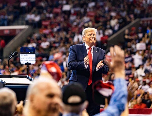 Головна 81 Трамп підійме кубок Чемпіонату світу, порушивши протокол ФІФА
