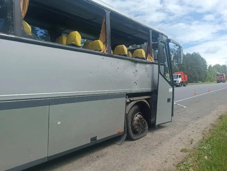 Провокації РФ: Кремль звинуватив Україну в ударі по автобусу — фото 14 Провокації РФ: Кремль звинуватив Україну в ударі по автобусу — фото 14