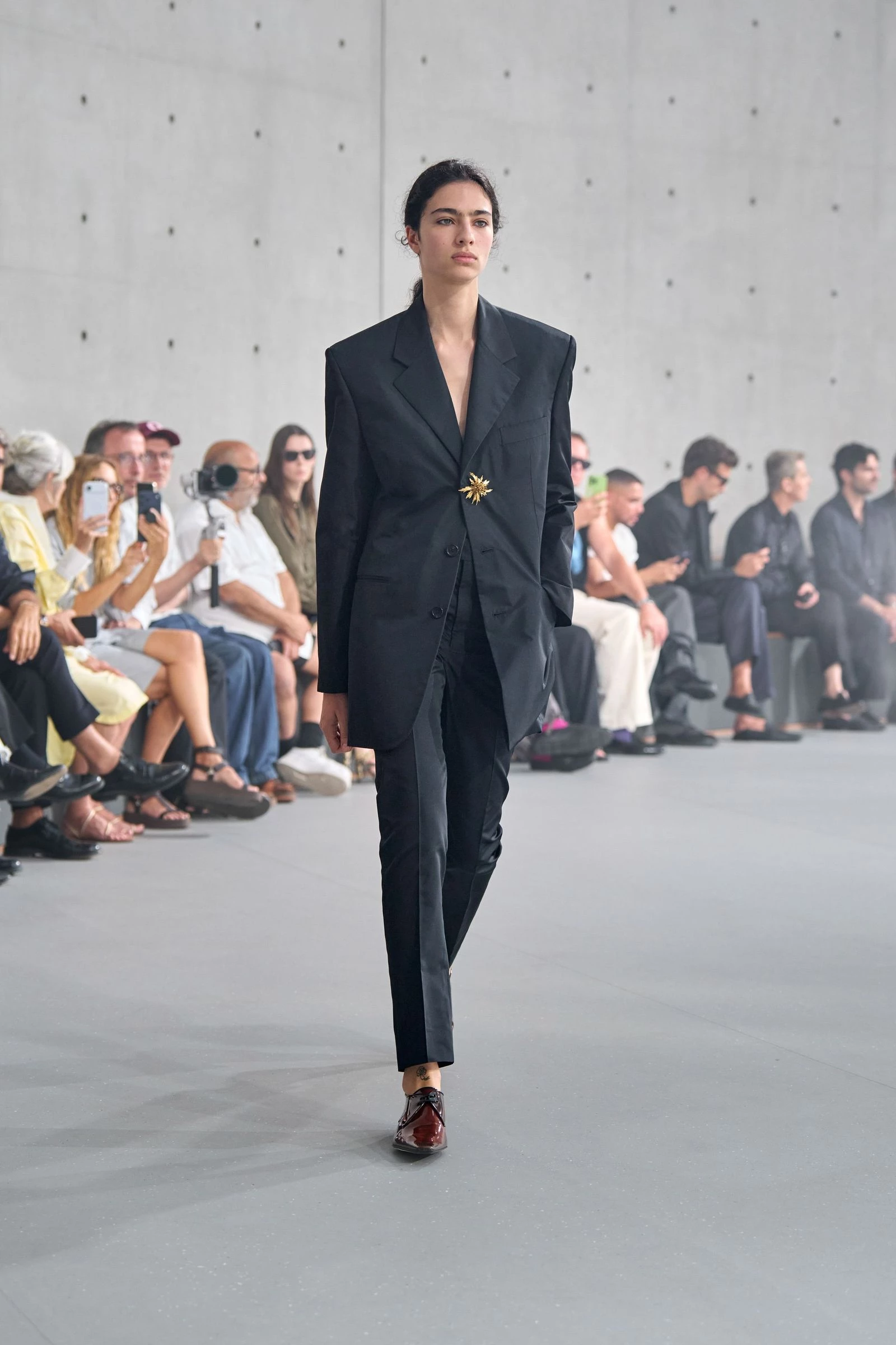 Saint Laurent повертає літню елегантність: як додати зухвалості2