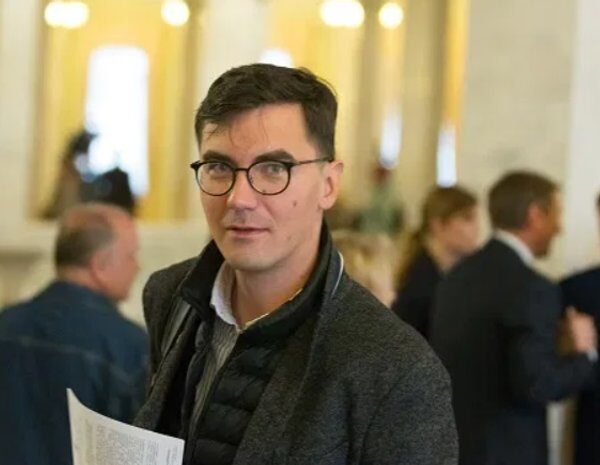 Головна 91 Мотовиловець з “Слуги народу” орендує елітне житло втричі дешевше: розслідування…