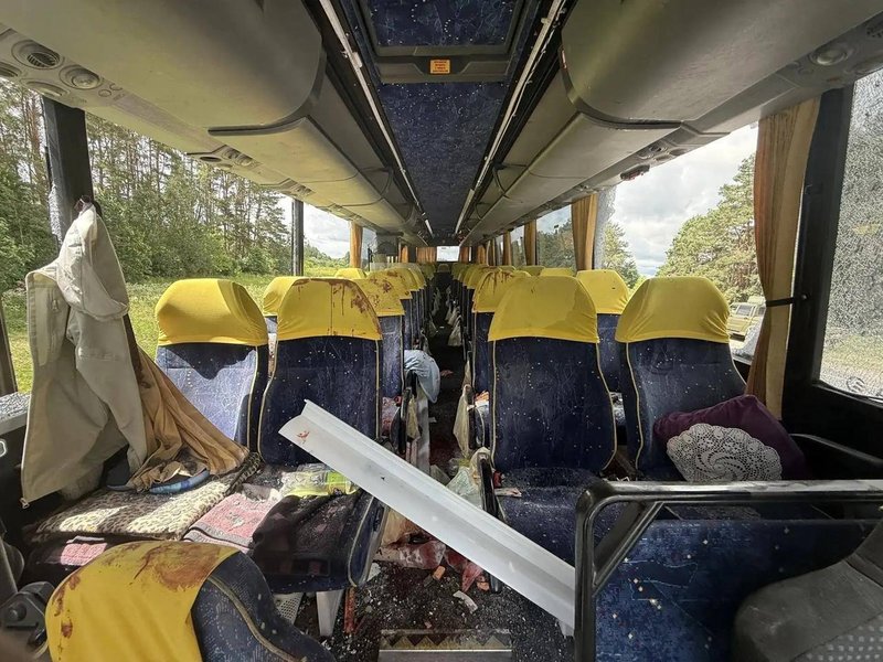 Провокації РФ: Кремль звинуватив Україну в ударі по автобусу — фото 15 Провокації РФ: Кремль звинуватив Україну в ударі по автобусу — фото 15