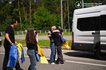 Україна визволила 7 цивільних українців з полону РФ: зворушливі кадри повернення 16 Україна визволила 7 цивільних українців з полону РФ: зворушливі кадри повернення 16