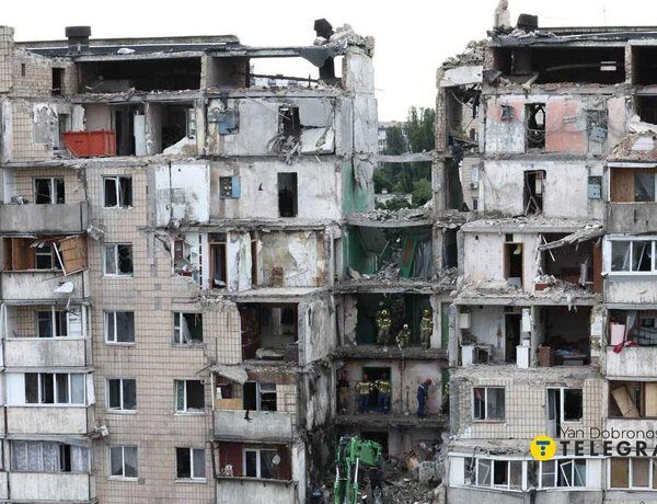 Головна 100 Наслідки нічної атаки РФ: Київ та Вишневе під ударом —…