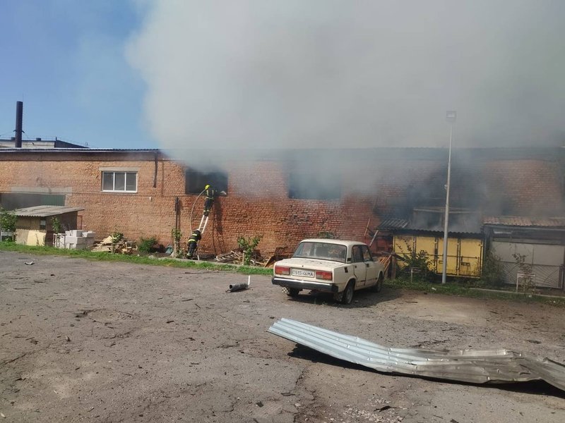 Росіяни обстріляли Нову пошту на Вінниччині: що відомо 11 Росіяни обстріляли Нову пошту на Вінниччині: що відомо 11